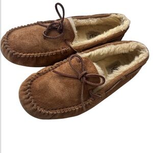 UGG Dakota Slippers Shearling Moccasin 5612 Suede Chestnut Tan Women’s Size 9
